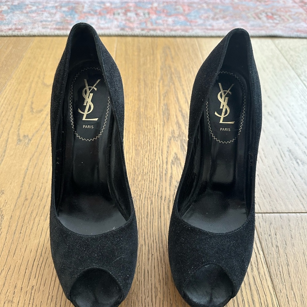 Yves Saint Laurent Elegant Black Suede Heels